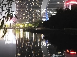 色噜噜狠狠色综合久夜色撩人—色噜噜狠狠色综合久夜色撩人：一段让人热血沸腾的影片